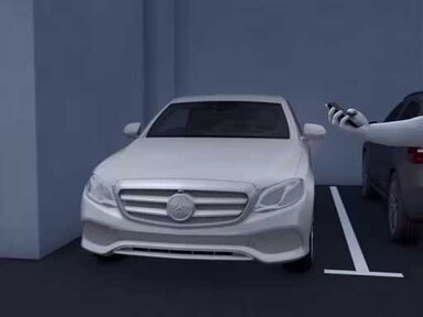 Remote Parking App des Mercedes-Benz EQE SUV