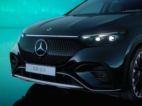 DIGITAL LIGHT des Mercedes-Benz EQE SUV