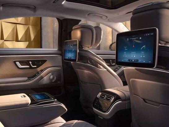 MBUX High-End Fond-Entertainment der Mercedes-Benz S-Klasse Limousine 