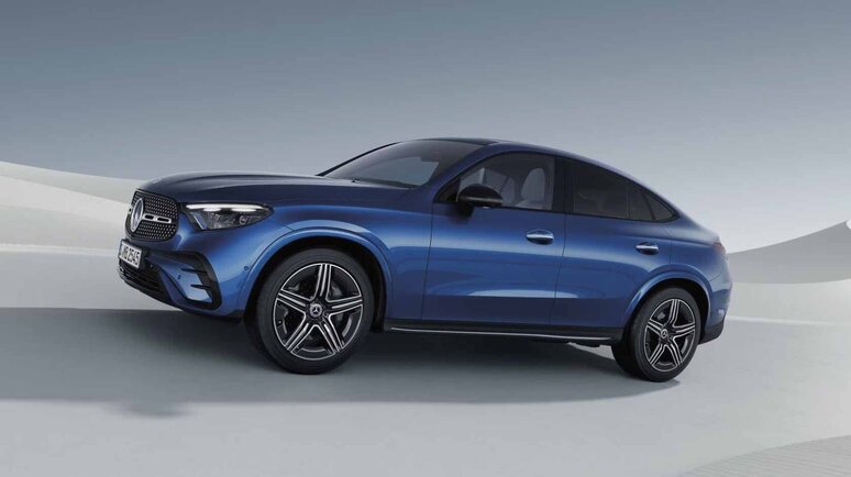 Das GLC Coupé in blau in der Seitenansicht