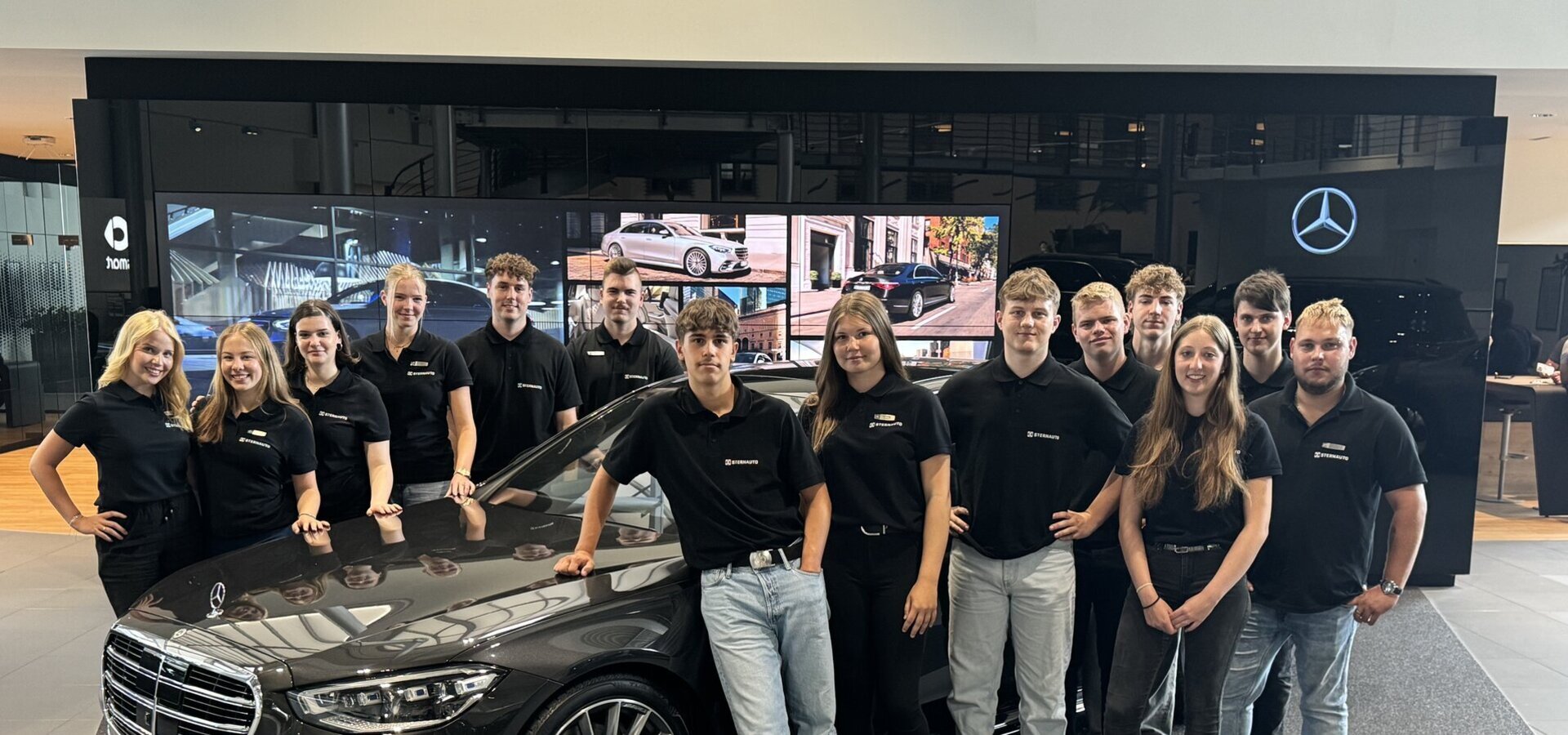 Neue Azubis beginnen ihre Ausbildung bei STERNAUTO in Magdeburg