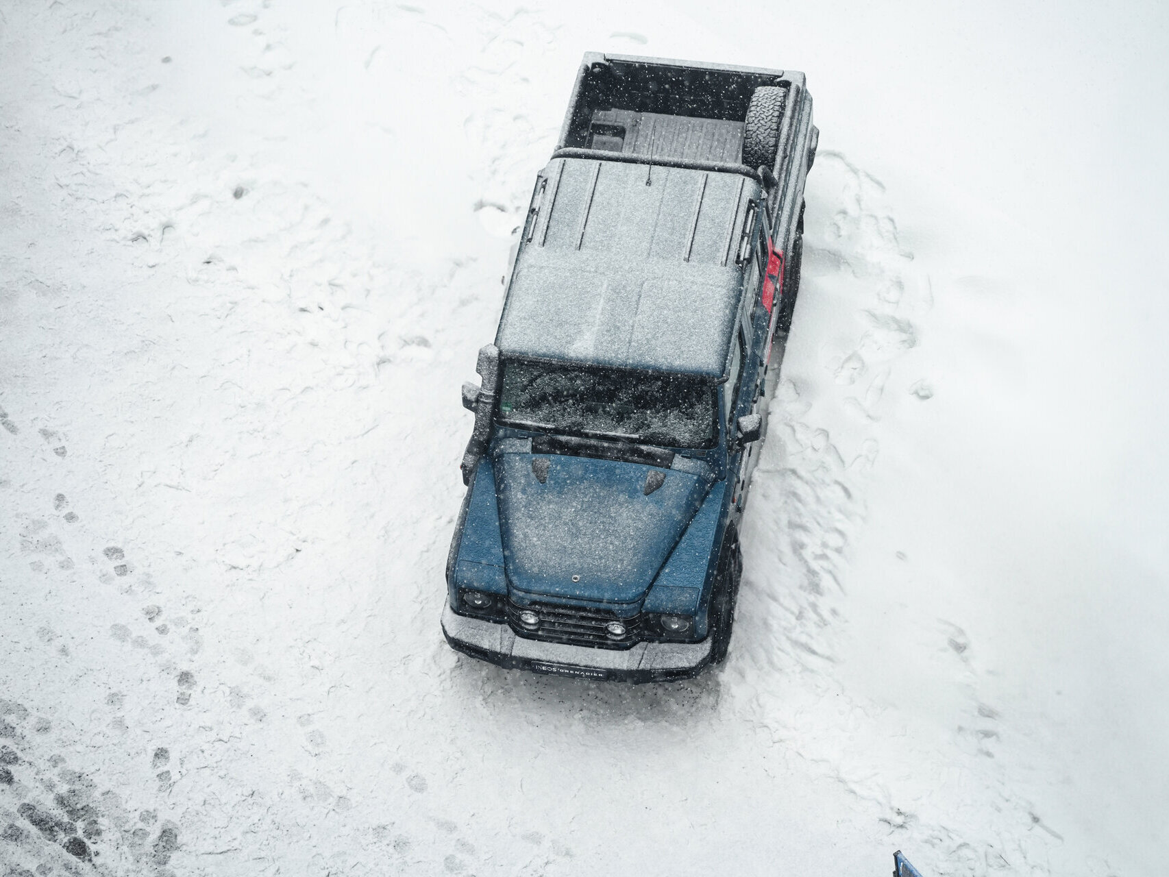 INEOS Grenadier Quartermaster im Schnee