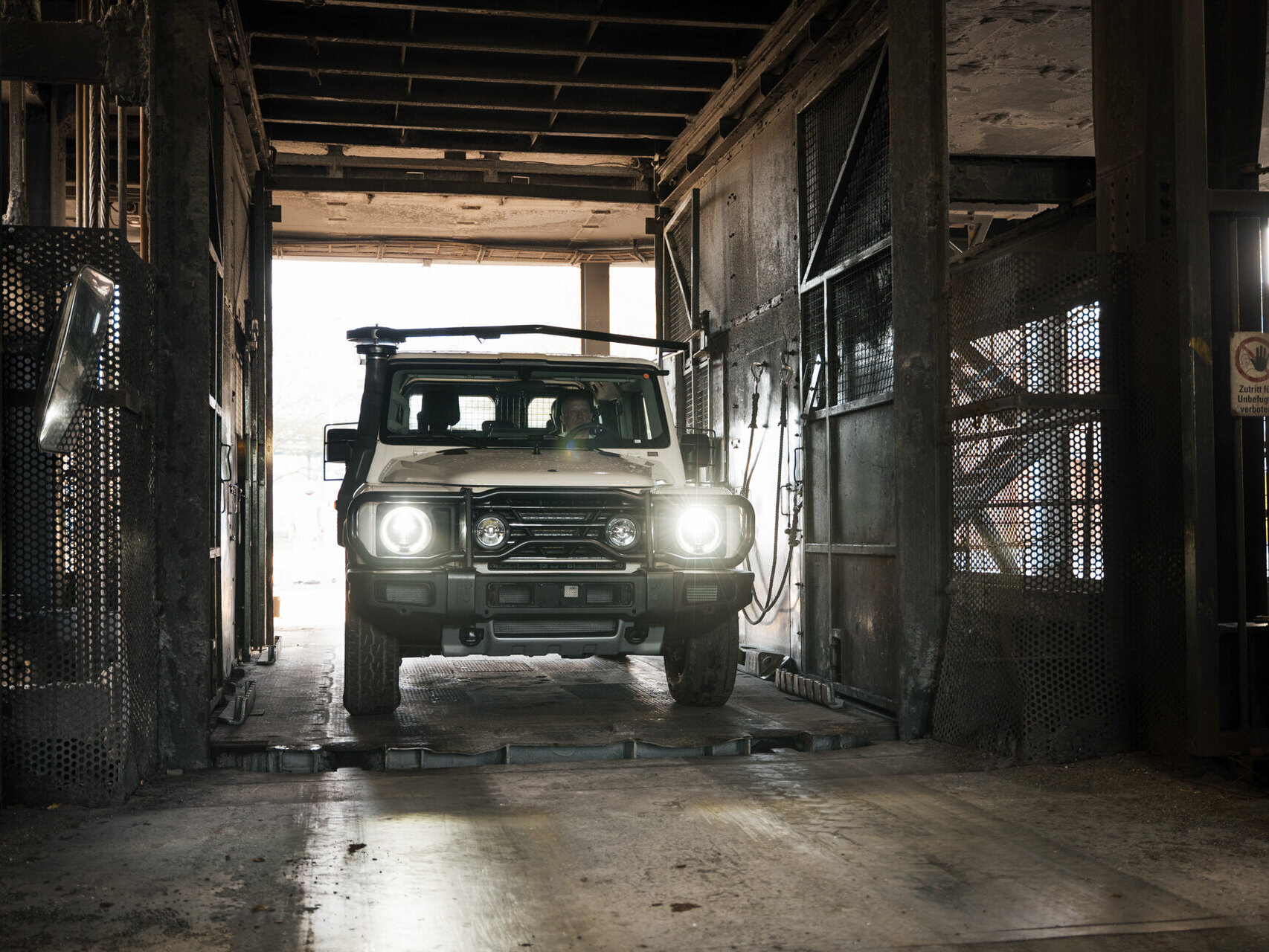 INEOS Grenadier und STERNAUTO im Kali Bergwerk Zielitz