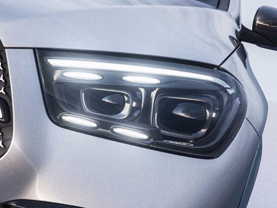 Die MULTIBEAM LED-Scheinwerfer des Mercedes-Benz GLE