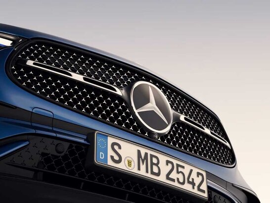 Sportliche Frontpartie und Kühlergrill mit Mercedes-Benz Pattern am GLC