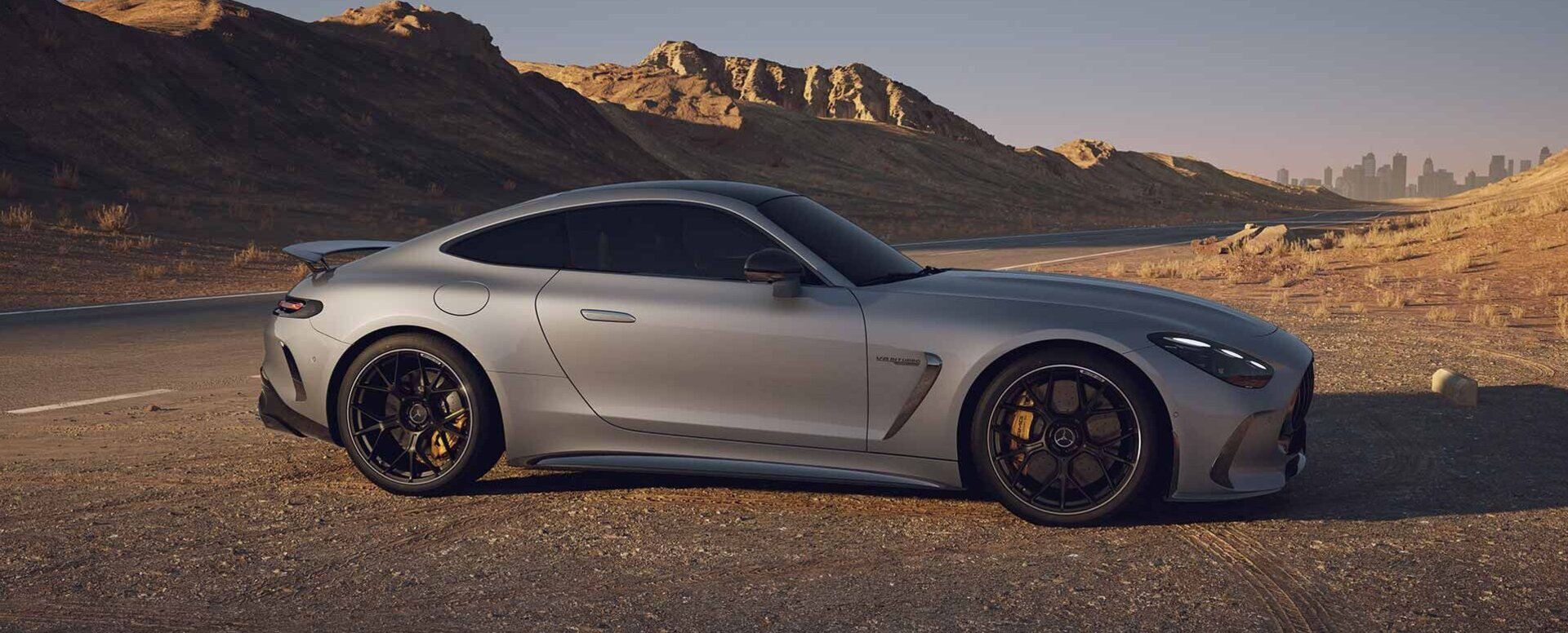 Das Mercedes-AMG GT Coupé in der Seitenansicht