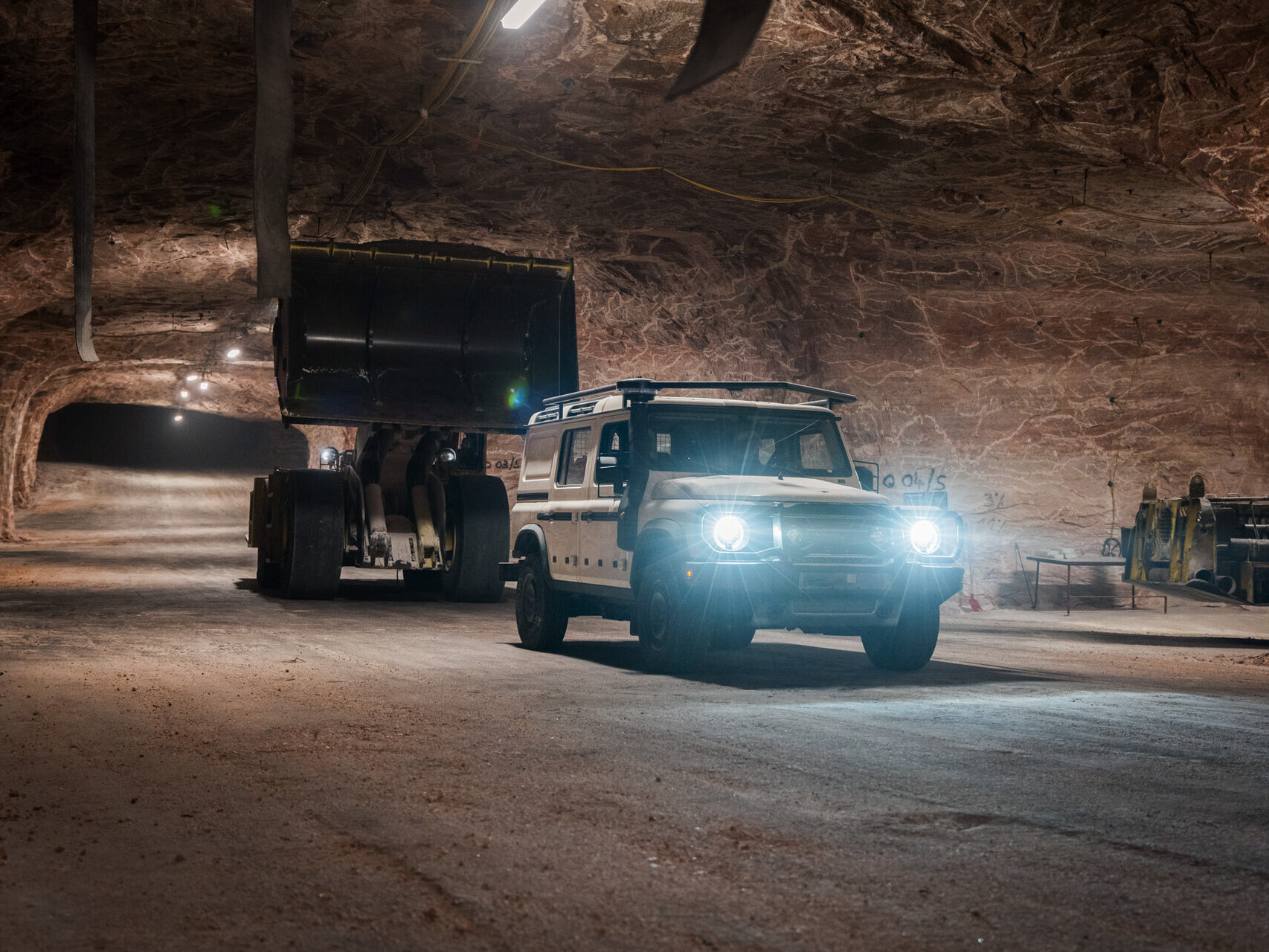 INEOS Grenadier und STERNAUTO im Kali Bergwerk Zielitz