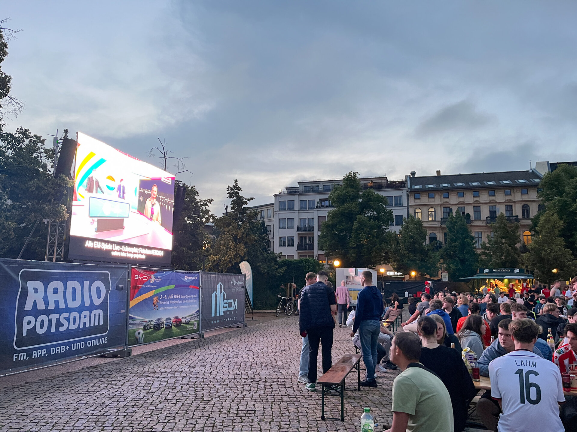 STERNAUTO im Fußballfieber