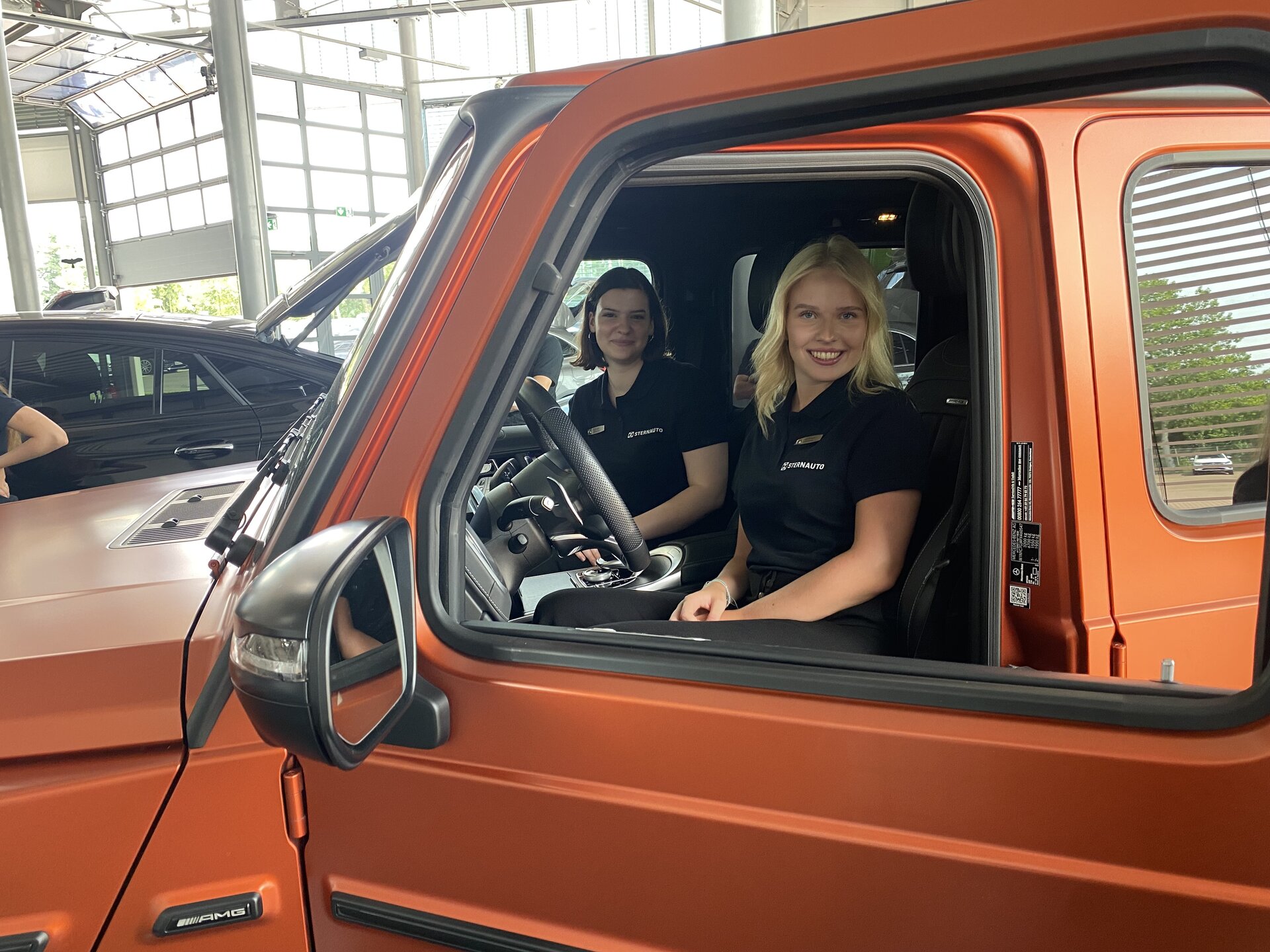 Neue Azubis beginnen ihre Ausbildung bei STERNAUTO in Magdeburg